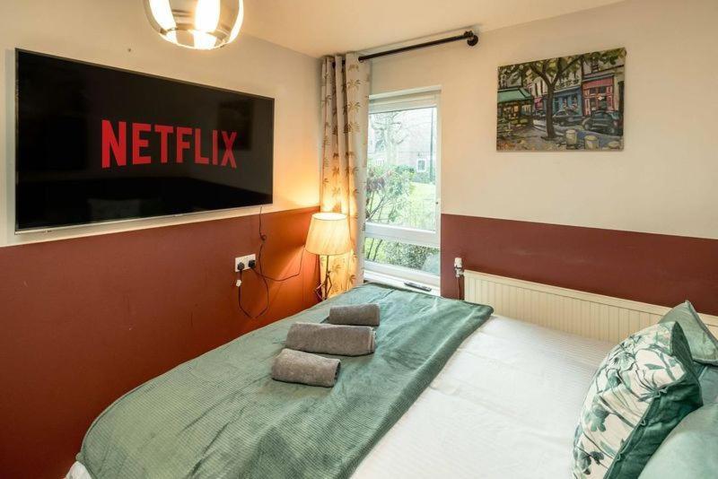 Apartamento Luxury Central London Home Near Tower Bridge And Close To The City Center! 10 Percent Off Deals- Mobile Rate Deals-Genius Deals W Parking