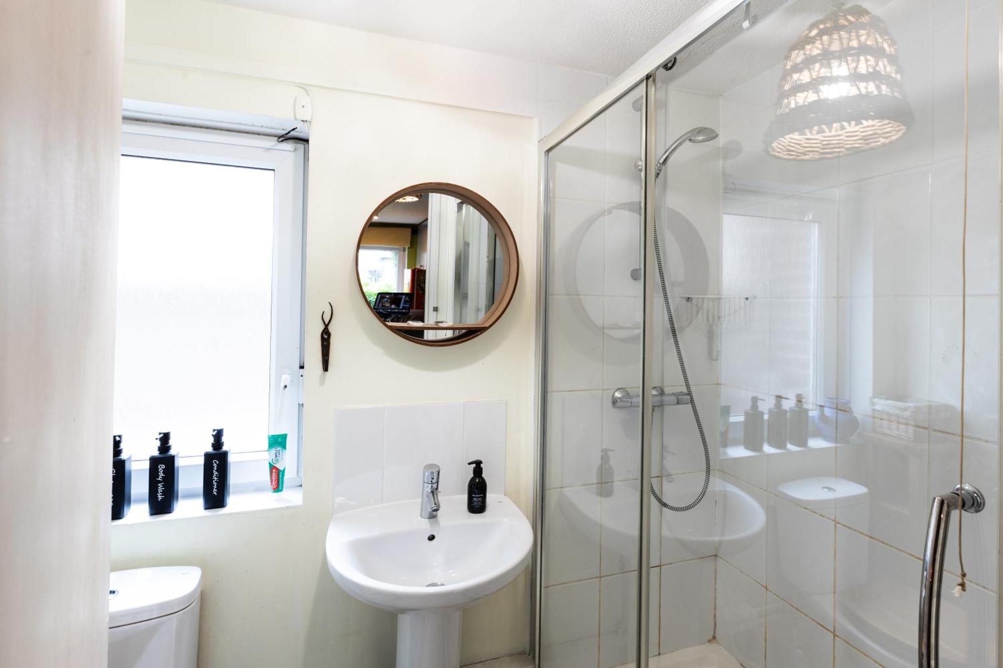 Apartamento Luxury Central London Home Near Tower Bridge And Close To The City Center! 10 Percent Off Deals- Mobile Rate Deals-Genius Deals W Parking