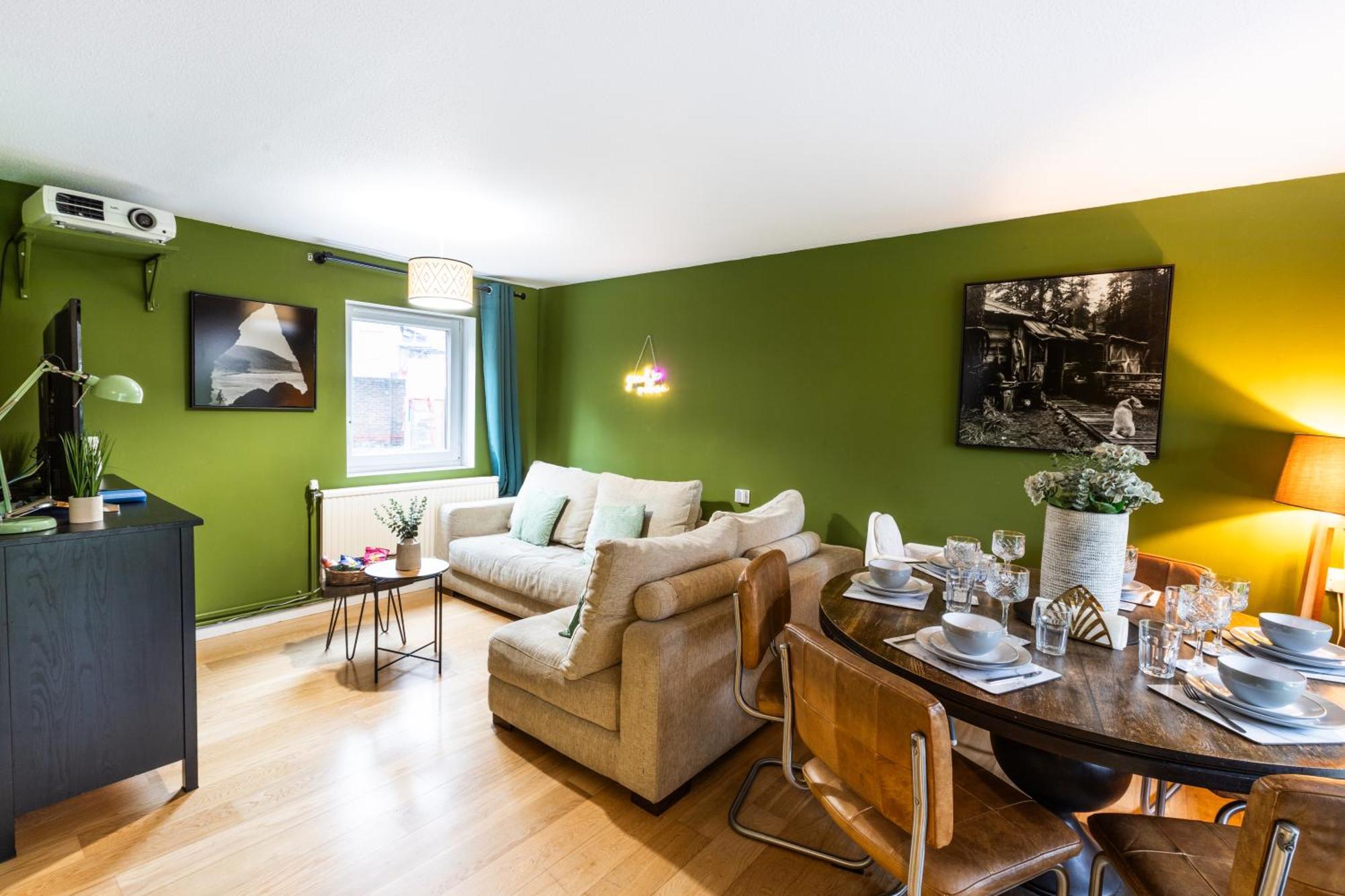Luxury Central London Home Near Tower Bridge And Close To The City Center! 10 Percent Off Deals- Mobile Rate Deals-Genius Deals W Parking